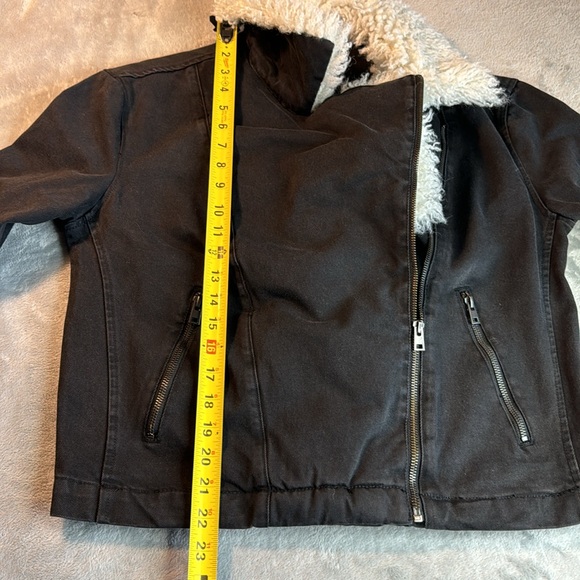 🎯NWOT Show Me Your Mumu Karson Denim Jacket Black Size XS - Picture 9 of 16
